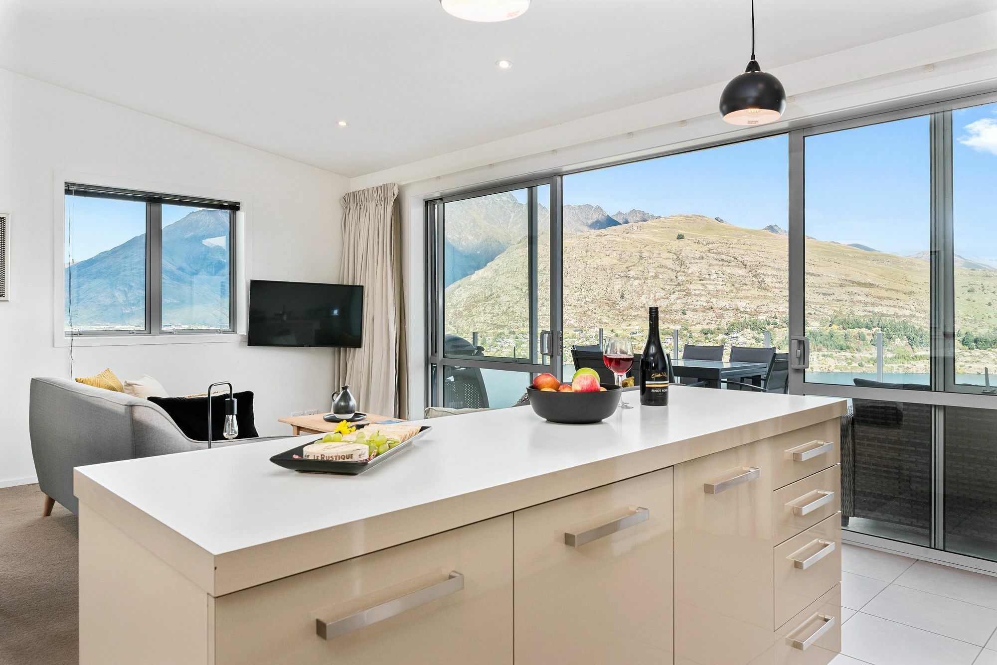 Contemporary Hilltop Abode Queenstown Exterior foto